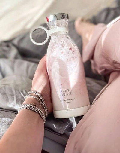 The Modern Habitat™Portable mini juicer blenderخلاط عصير صغير محمول